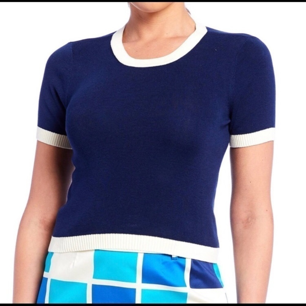 Classic Navy Short-Sleeve Knit Top with Contrast Trim